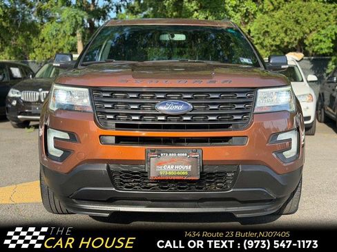Used 2017 Ford Explorer XLT w/ Equipment Group 202A AWD/4WD image 13
