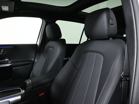New 2026 Mercedes-Benz GLB 250 4MATIC image 15