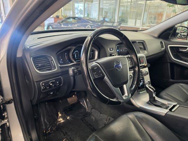 Used 2017 Volvo V60 T5 Cross Country w/ Climate Package AWD/4WD image 8