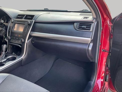 Used 2017 Toyota Camry SE FWD image 16