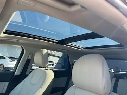 Used 2019 Ford Edge Titanium w/ Equipment Group 301A image 5