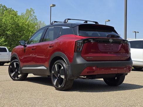 Used 2026 Nissan Kicks SR w/ Cold Weather Package AWD/4WD image 18
