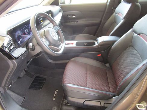 Used 2025 Nissan Kicks SR AWD/4WD image 20