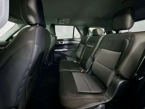 Certified 2024 Ford Explorer XLT image 13