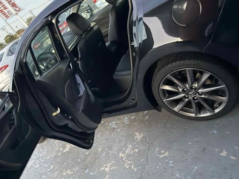 Used 2018 MAZDA MAZDA3 Touring FWD image 70