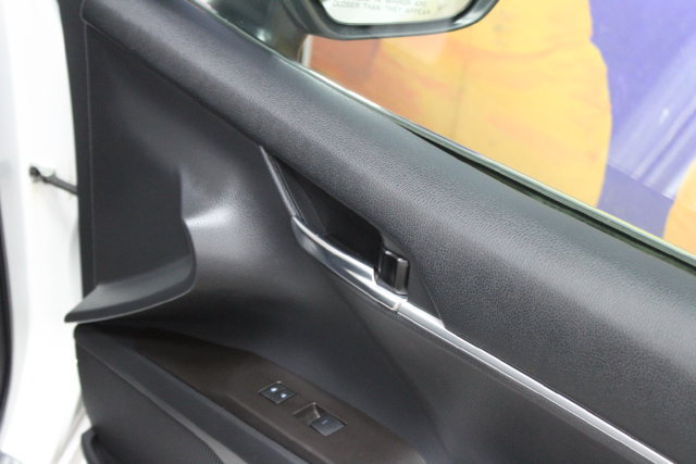 Used 2021 Toyota Camry SE FWD image 11