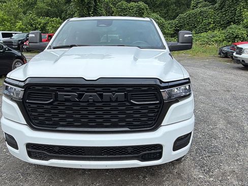 Used 2025 RAM 1500 Big Horn AWD/4WD image 3