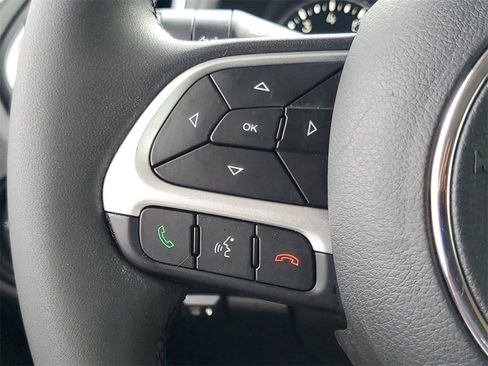 Used 2019 Jeep Renegade Latitude image 19