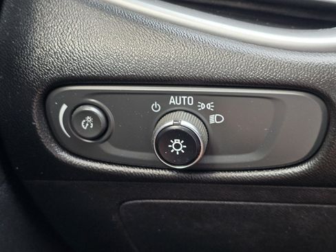 Used 2021 Chevrolet Malibu LS FWD image 22