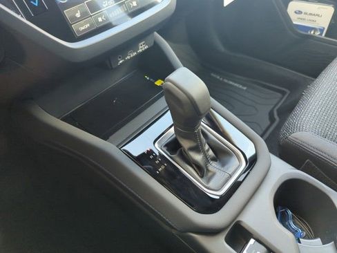 Used 2025 Subaru Forester Premium image 30
