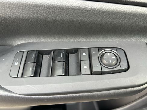 Used 2024 Toyota Prius LE FWD image 14