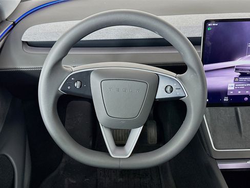 Used 2026 Tesla Model Y Long Range AWD/4WD image 17