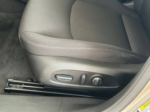 Used 2025 Chevrolet Malibu LT FWD image 14