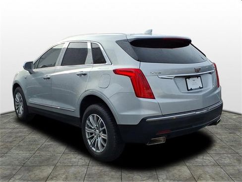 Used 2017 Cadillac XT5 Luxury w/ LPO, Wheel Lock Package image 3