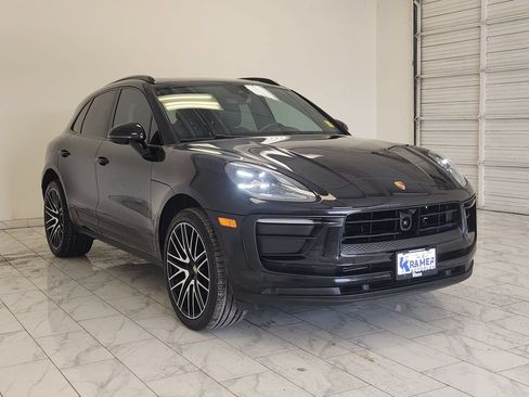 Used 2022 Porsche Macan AWD/4WD image 3