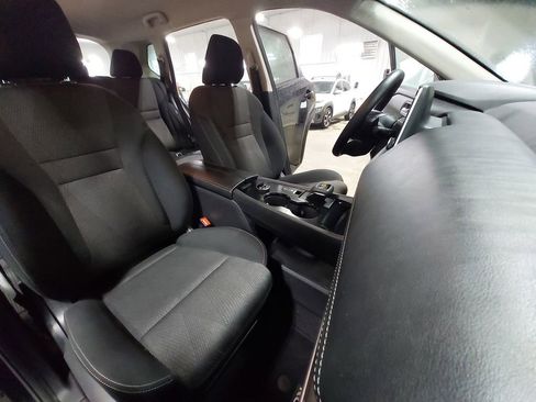 Used 2025 Nissan Rogue SV image 10