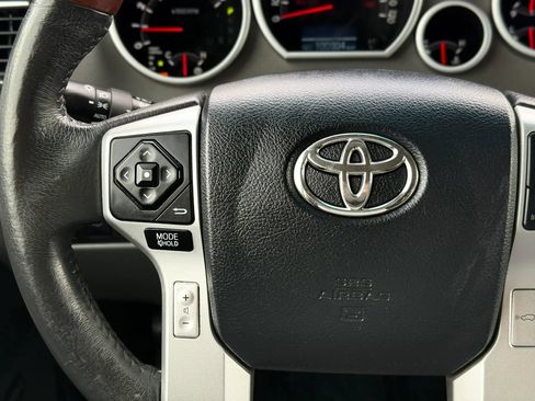 Used 2017 Toyota Sequoia Platinum AWD/4WD image 33