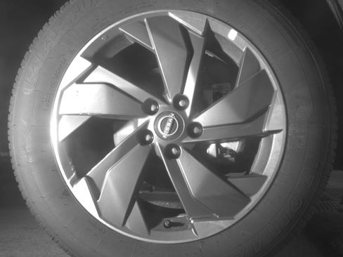 Used 2025 Nissan Rogue SV FWD image 16