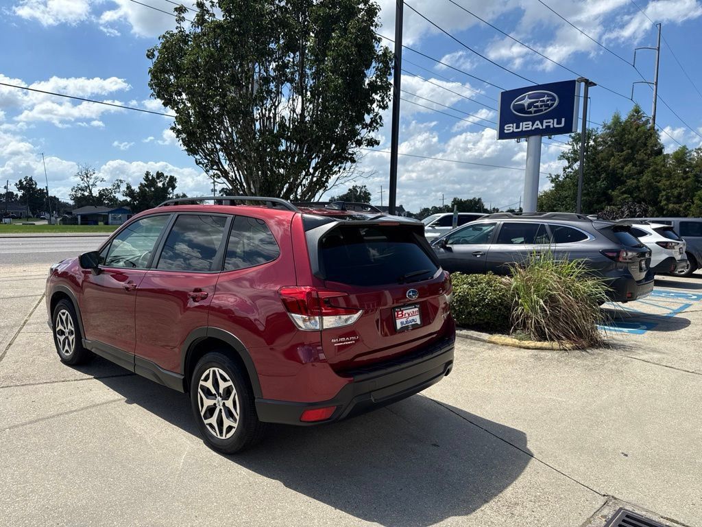 Used 2024 Subaru Forester Premium AWD/4WD image 5