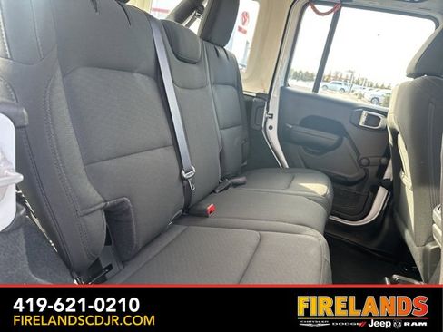 Used 2022 Jeep Wrangler Unlimited Sport image 18
