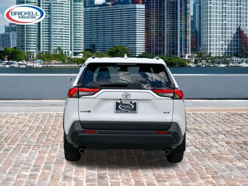 Used 2024 Toyota RAV4 XLE w/ Convenience Package FWD image 3