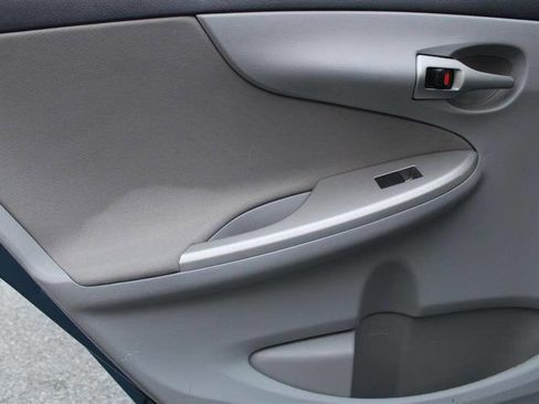 Used 2013 Toyota Corolla L image 22