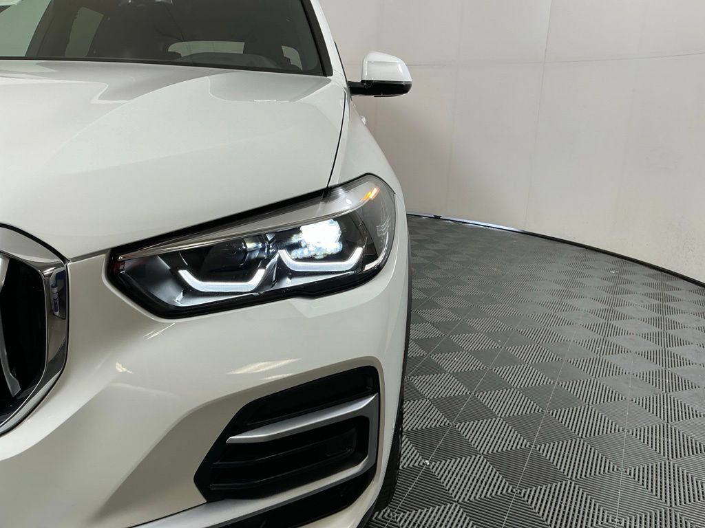 Certified 2023 BMW X5 sDrive40i w/ Premium Package RWD image 8