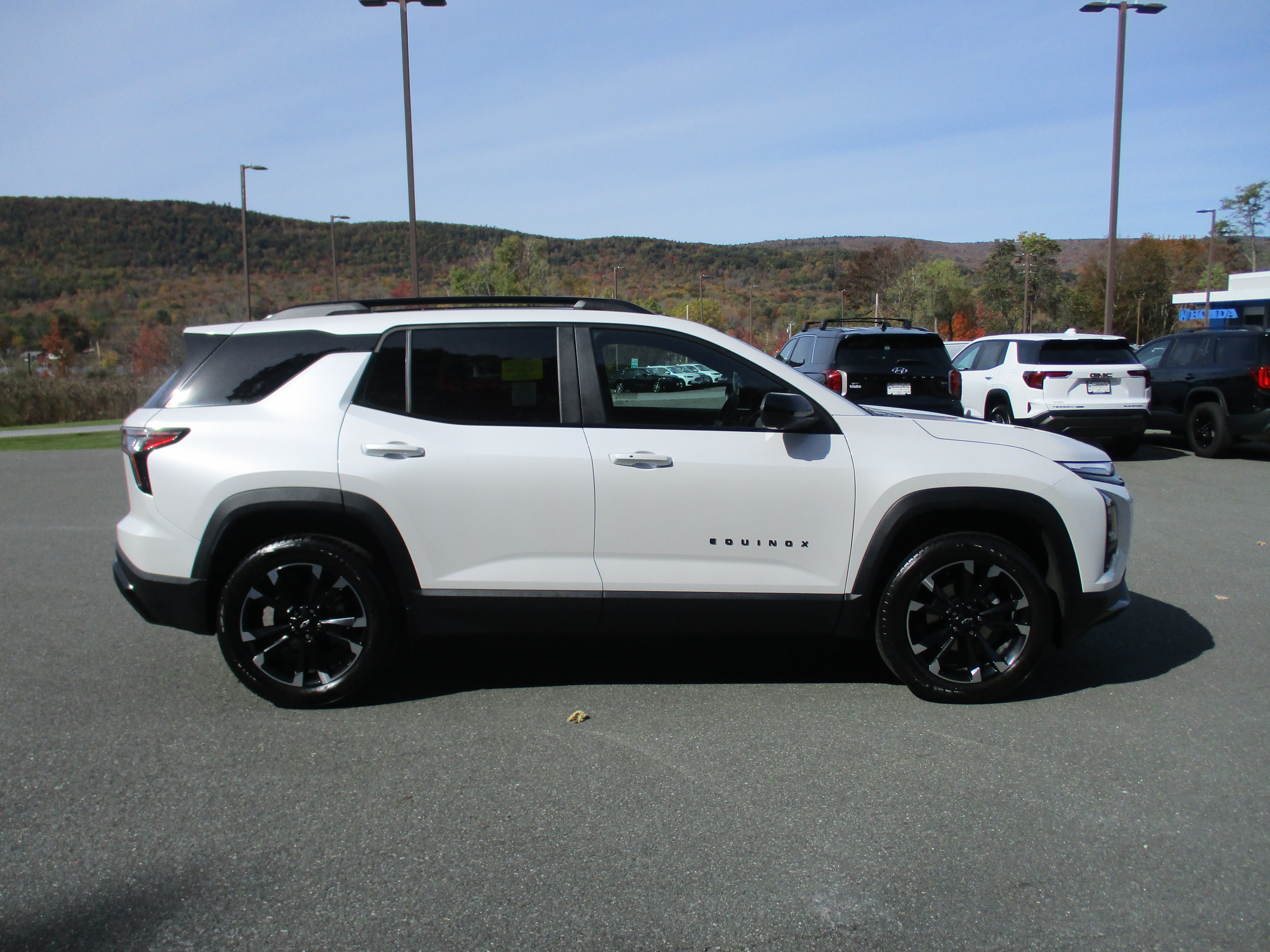 Certified 2025 Chevrolet Equinox RS w/ Safety and Technology Package AWD/4WD image 4