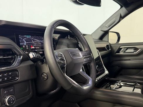 Used 2025 GMC Yukon XL Denali AWD/4WD image 25
