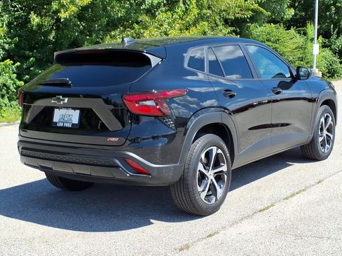 Used 2024 Chevrolet Trax RS w/ Driver Confidence Package FWD image 26