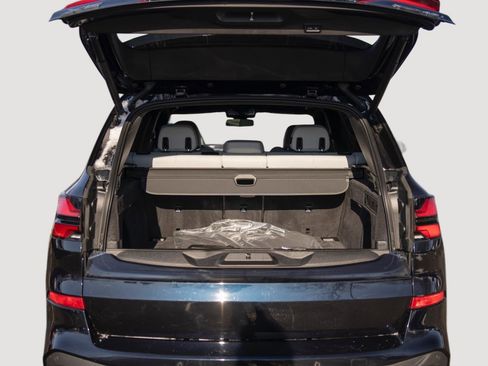 Used 2024 BMW X5 xDrive40i w/ M Sport Package image 16