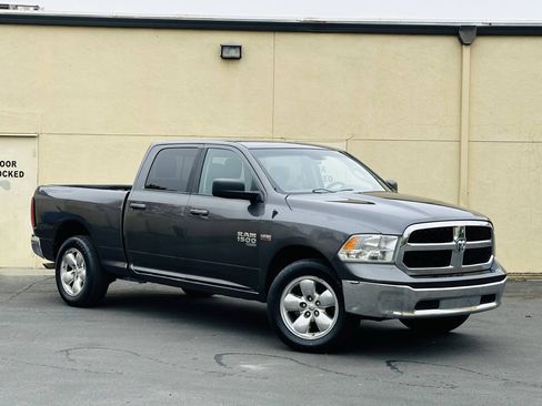 Used 2019 RAM 1500 Classic SLT AWD/4WD image 4