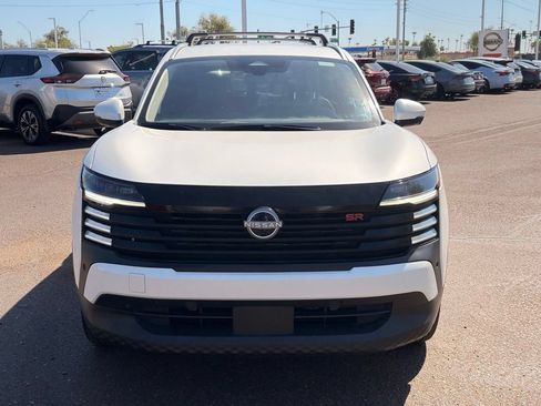 Used 2025 Nissan Kicks SR FWD image 9