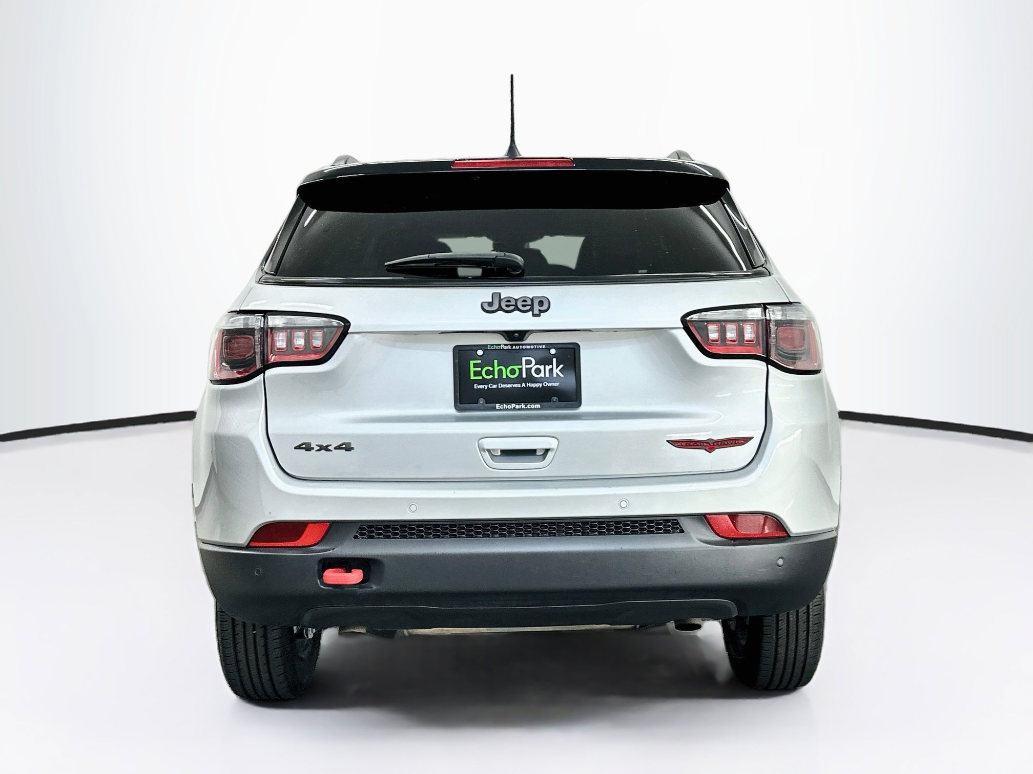 Used 2025 Jeep Compass Trailhawk AWD/4WD image 7