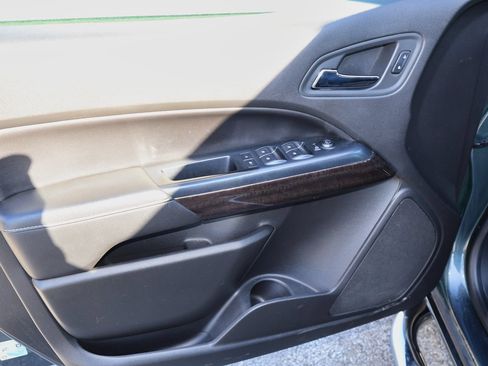 Used 2015 GMC Canyon SLE w/ SLE Convenience Package image 9