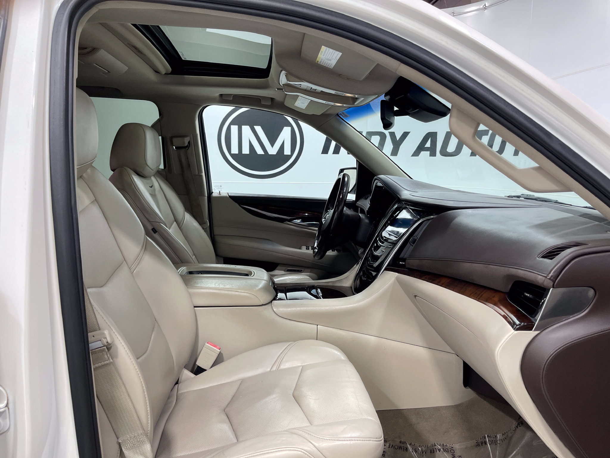 Used 2015 Cadillac Escalade Premium AWD/4WD image 34