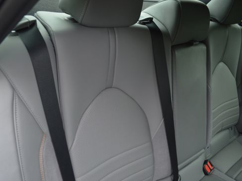 Used 2019 Toyota Avalon Touring w/ Advanced Safety Package FWD image 38