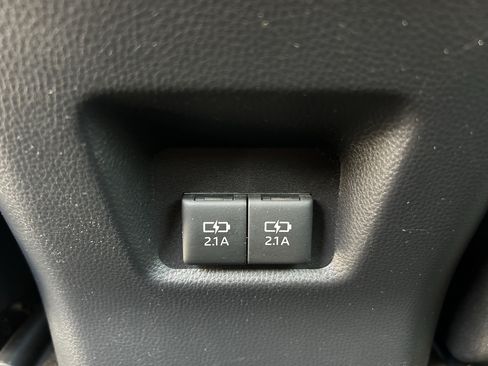 Used 2020 Toyota RAV4 XLE FWD image 19