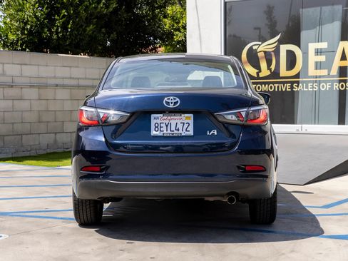 Used 2018 Toyota Yaris iA FWD image 12