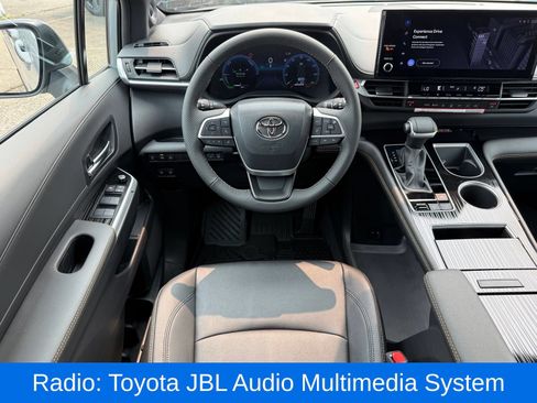 Used 2026 Toyota Sienna XLE Woodland Edition AWD/4WD image 33