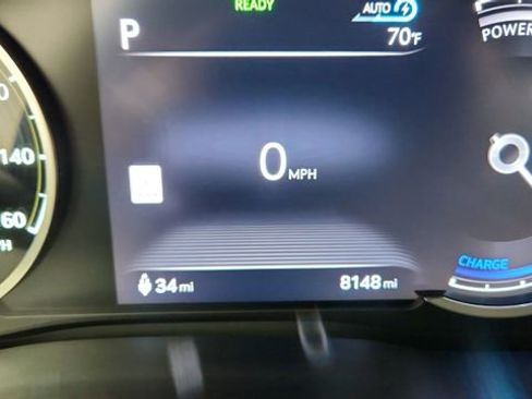 Used 2024 Genesis G80 image 40