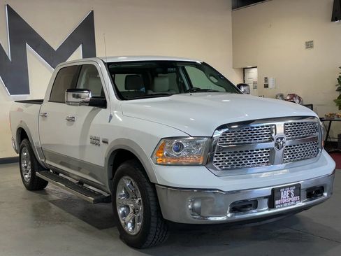 Used 2013 RAM 1500 Laramie w/ Convenience Group AWD/4WD image 3