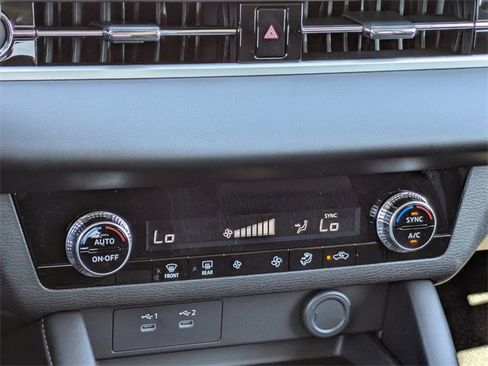 New 2025 Mitsubishi Outlander ES image 20