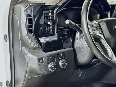 Used 2025 Chevrolet Silverado 2500 LT w/ Convenience Package AWD/4WD image 8