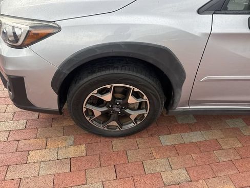 Used 2020 Subaru Crosstrek 2.0i AWD/4WD image 2