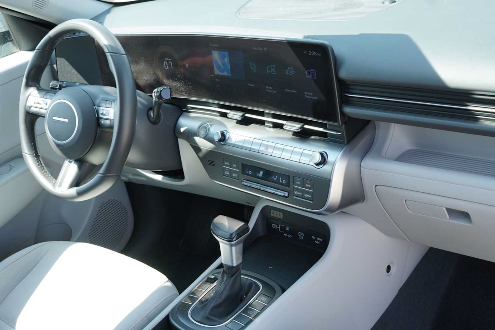 Used 2025 Hyundai Kona SEL AWD/4WD image 25