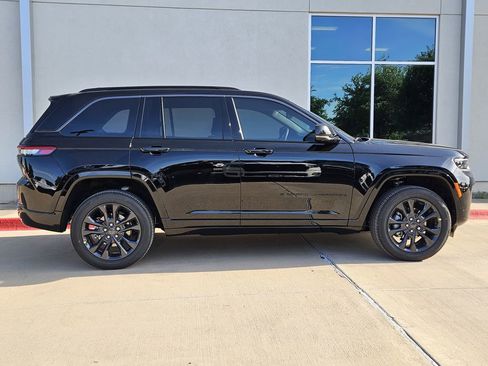 New 2026 Jeep Grand Cherokee Limited AWD/4WD image 2