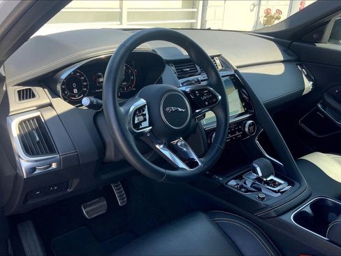 Used 2024 Jaguar E-PACE R-Dynamic SE image 19