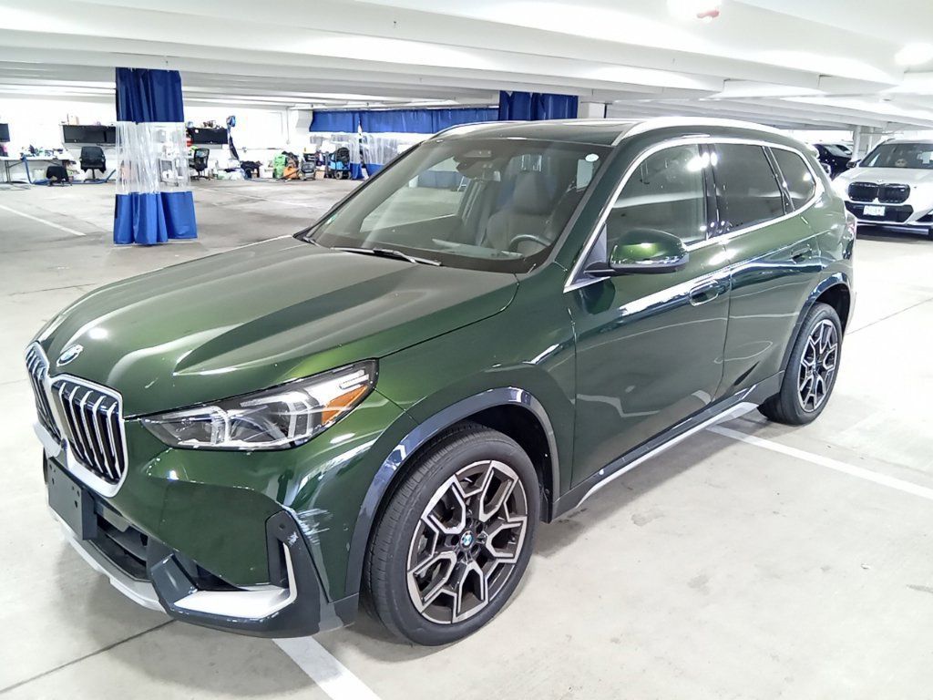 Used 2025 BMW X1 xDrive28i AWD/4WD image 1