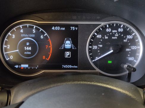 Used 2021 Nissan Versa SV FWD image 23